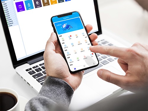 PC網頁版與現(xiàn)場(chǎng)移動端無縫結合，EMCat讓管理(lǐ)工(gōng)作(zuò)簡單起來(lái)